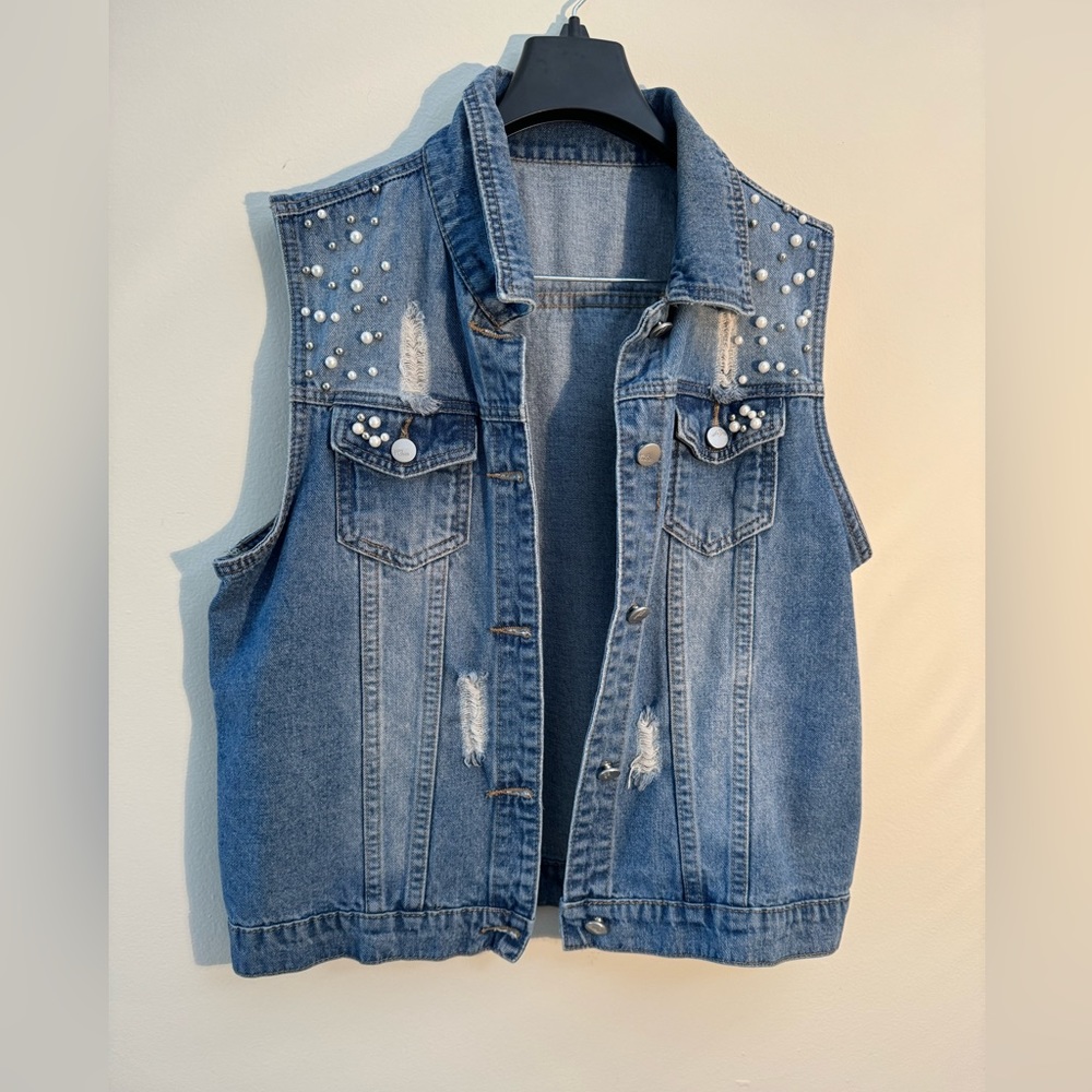 - Chic Sleeveless Jean Jacket with Pearl Accents Size M